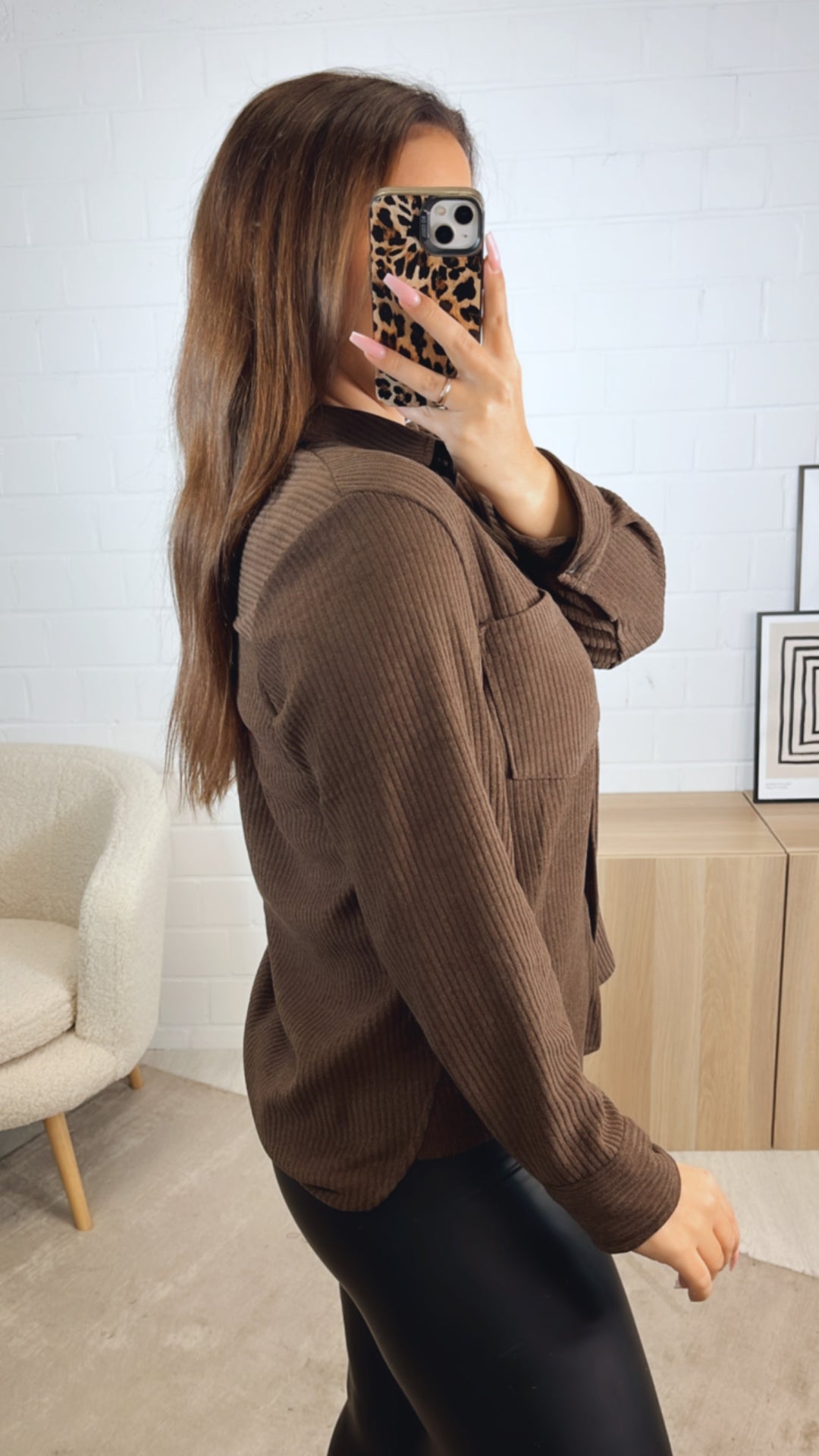 Bluse im Cord Look mit Brusttasche / braun Art. 12483