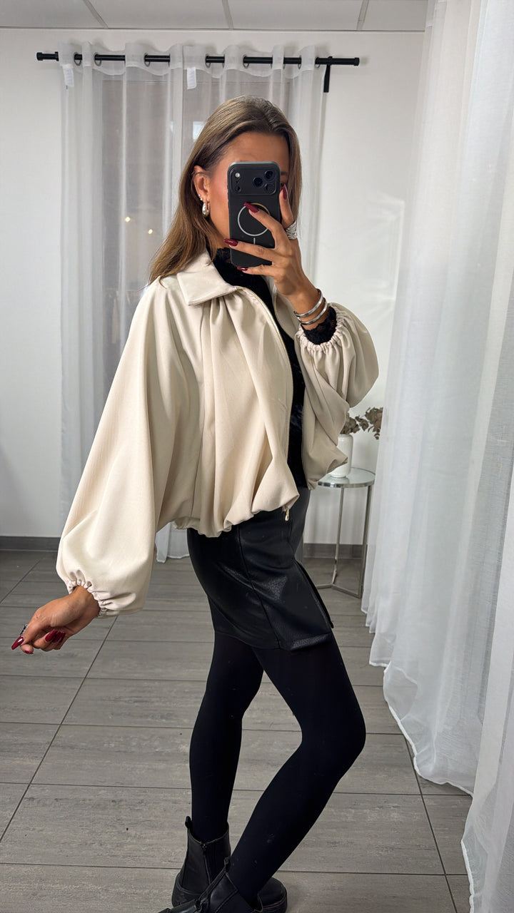 Oversize Jacke mit Croissant Saum / beige Art. 16213