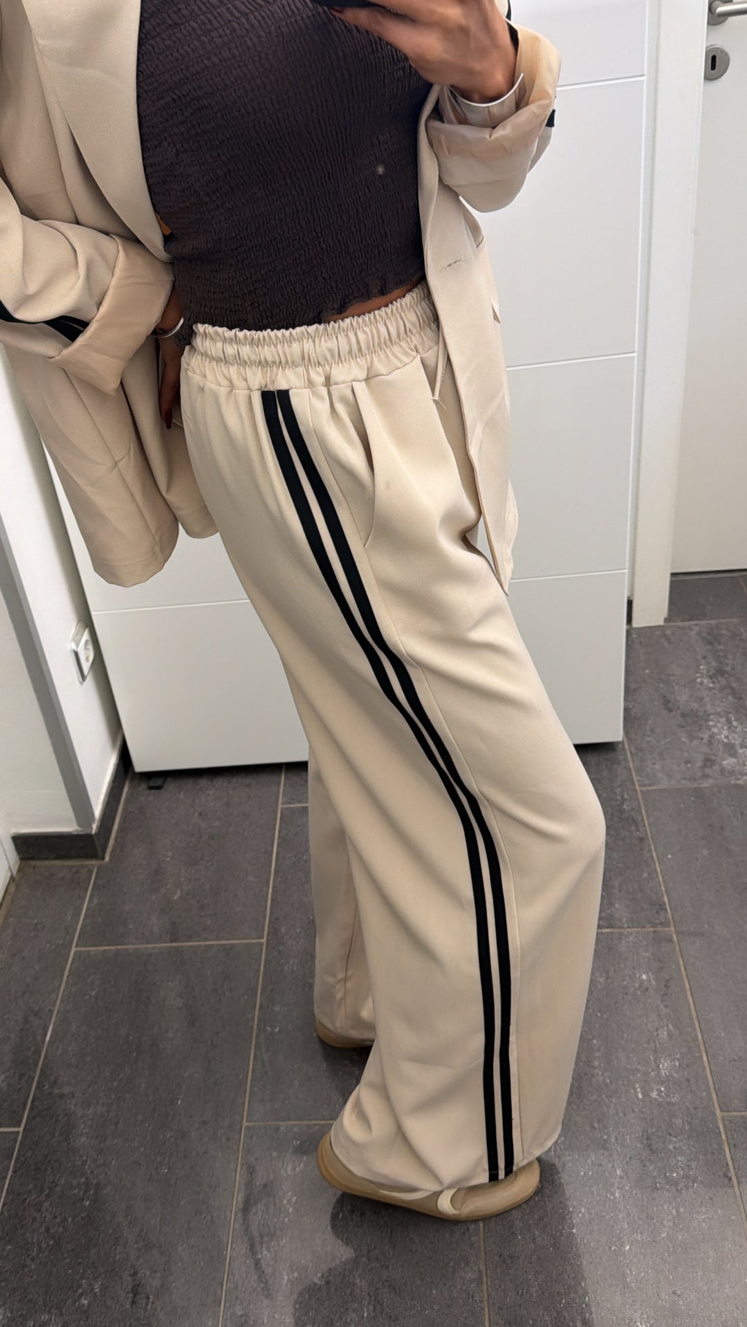 Set aus Blazer und Hose mit Streifen / beige - schwarz Art.16303