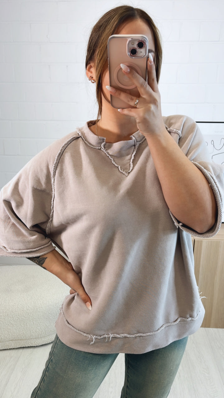 Sweater mit kurzen Armen und Ziernaht / light taupe Art. 9650