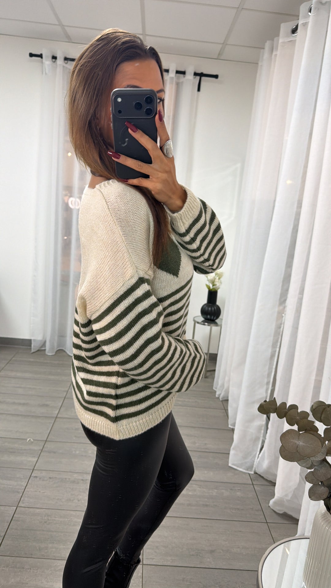STREIFEN + HERZ Strick Pullover, V-Ausschnitt / creme - khaki Art. 16588