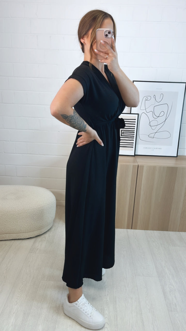 leichtes, langes Kleid mit kurzen Armen / schwarz Art. 9656