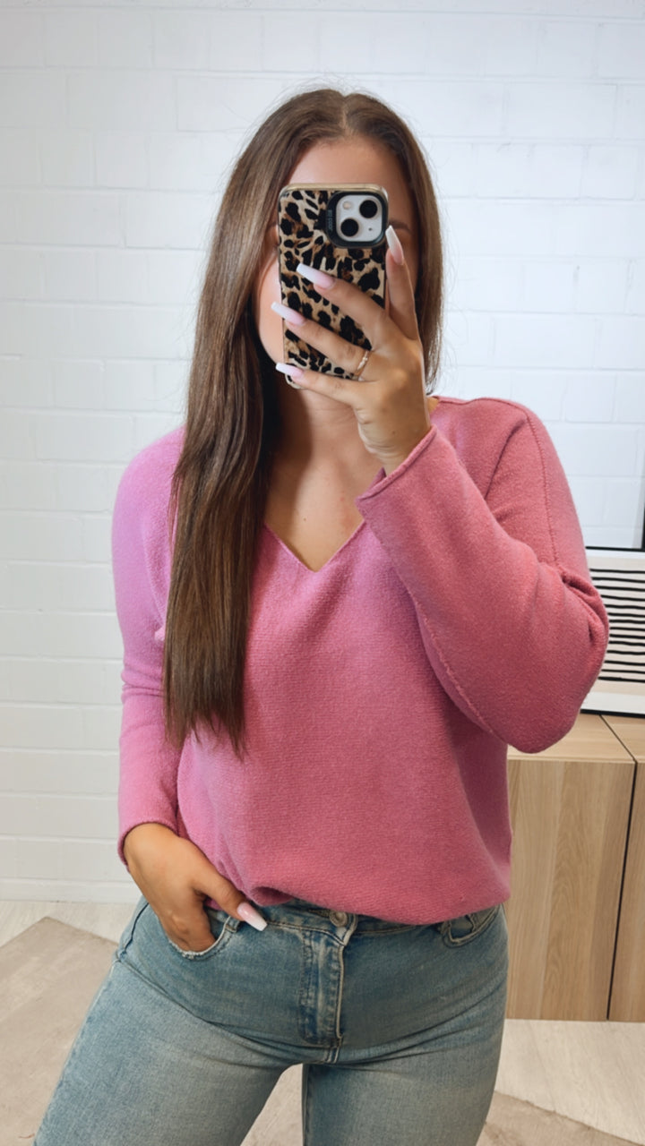 Leichter, super weicher Pullover, V-Ausschnitt / himbeere Art. 11200