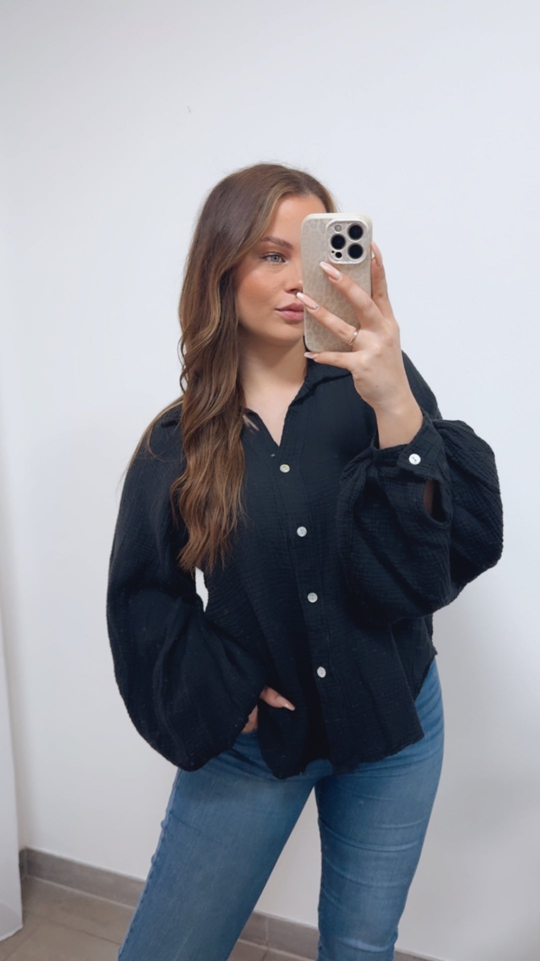 KURZE Oversize Musselin Bluse BALLONÄRMEL / schwarz Art. 14725