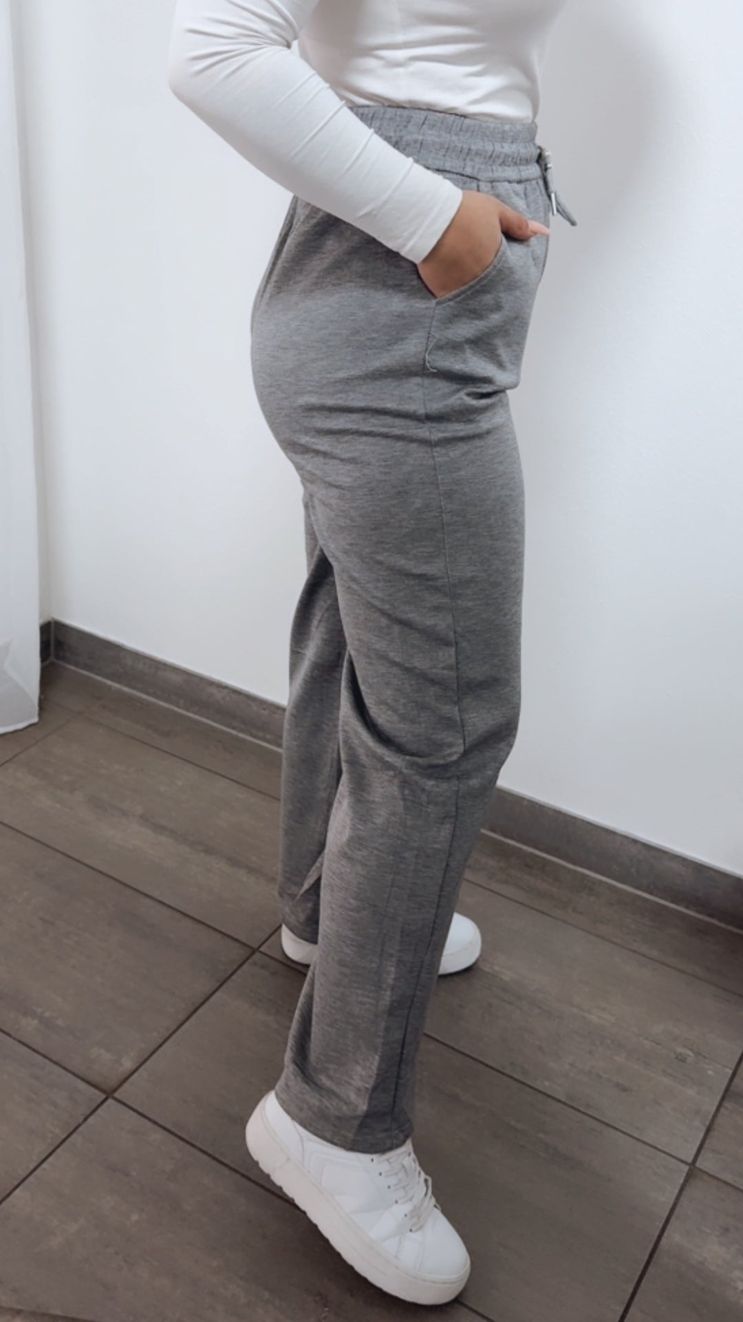 Baumwoll - Viskose - Mix Hose, gradliniges Bein / hell grau Art. 14628