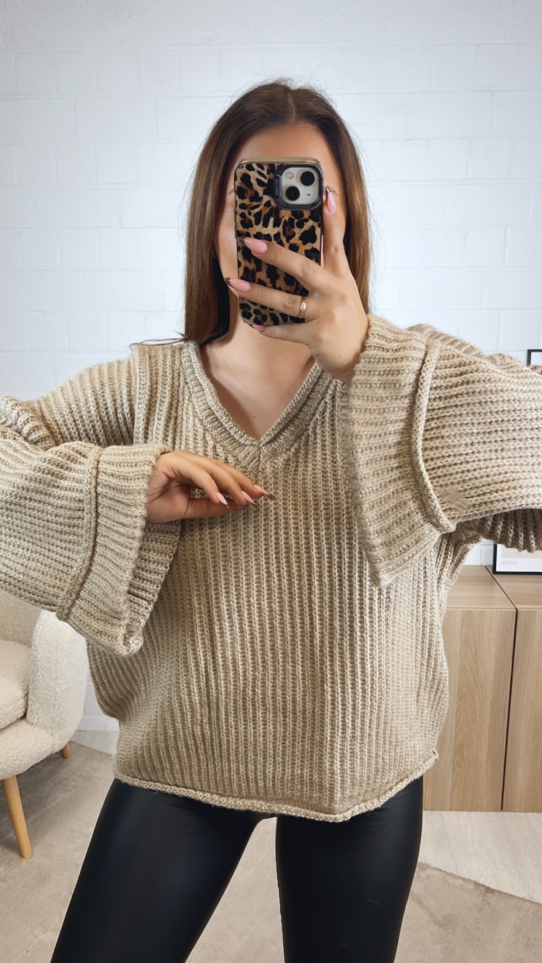 Pullover mit umgeschlagenen Ärmeln / beige Art. 12791