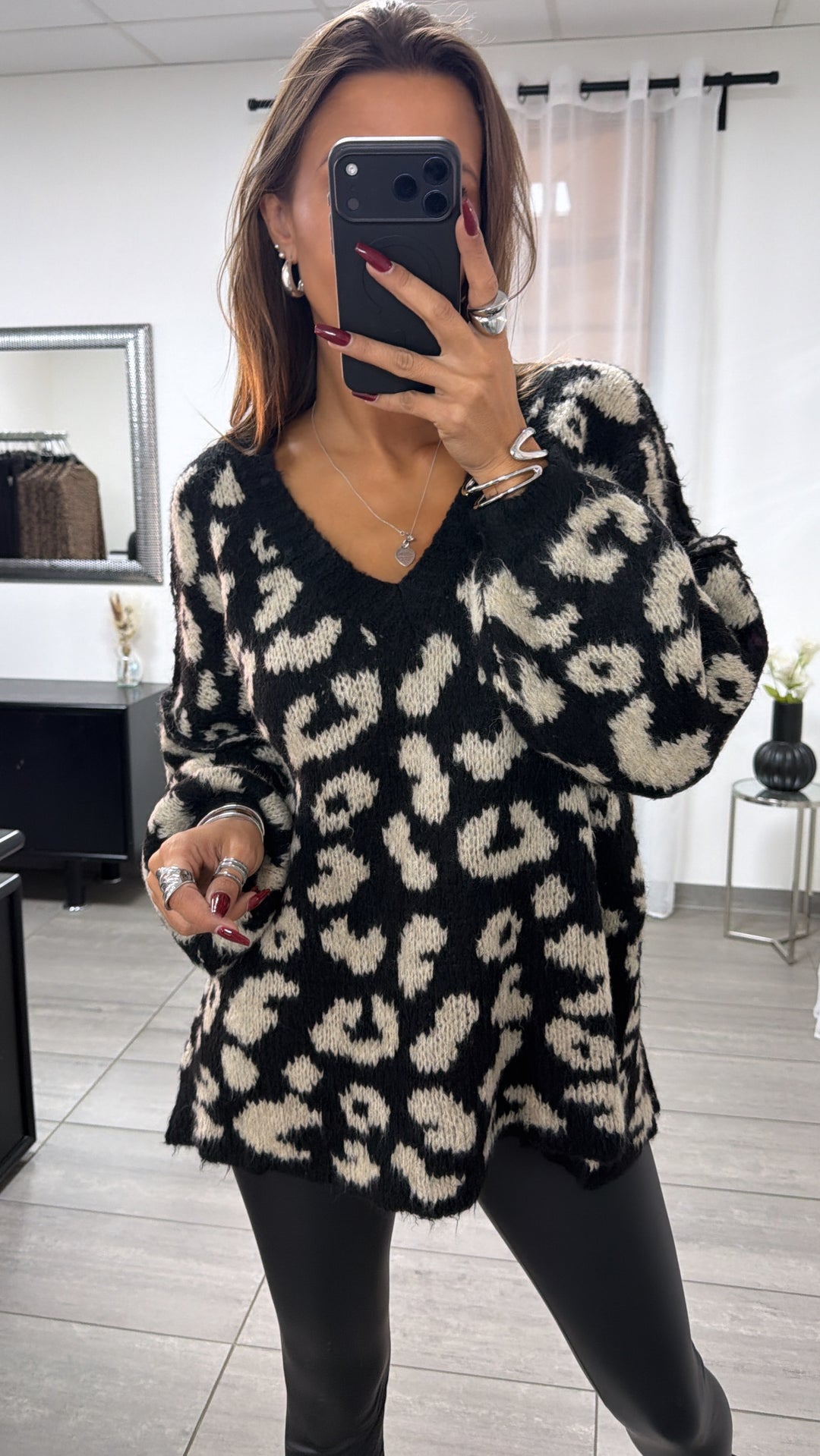 V-AUSSCHNITT LEO Oversize Kuschel - Pullover / schwarz - beige Art. 16698