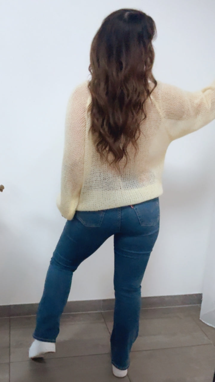 ultra leichter und locker gestrickter Pullover / soft gelb Art. 14374