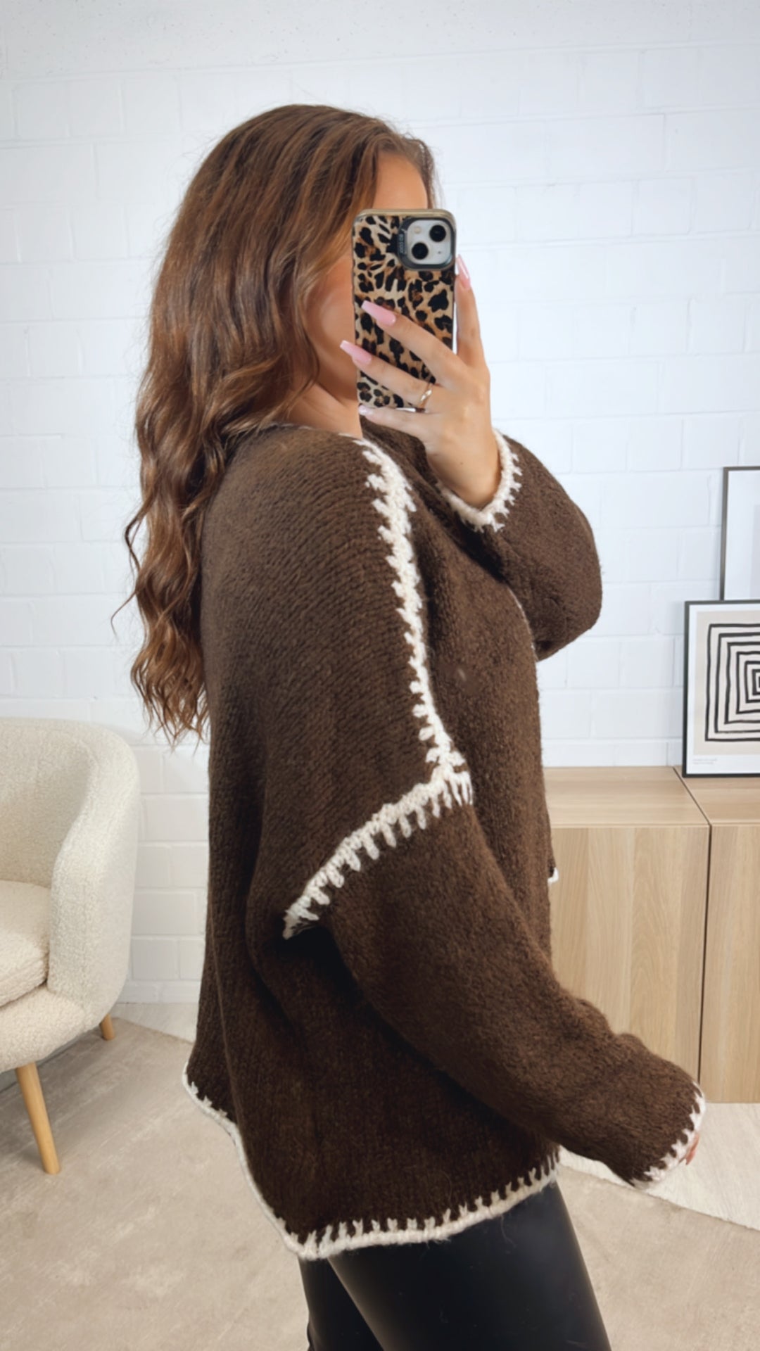 Cardigan mit abgesetzter Naht / schoko braun - wollweiss Art. 12582