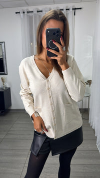 Feinstrick Cardigan mit Taschen auf der Vorderseite / hell beige Art.15683