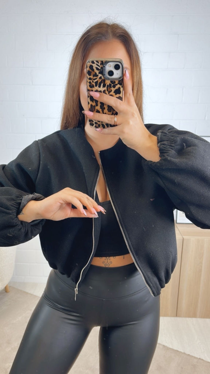 RUNDAUSSCHNITT TREND Loose Fit Jacke / schwarz Art. 12848