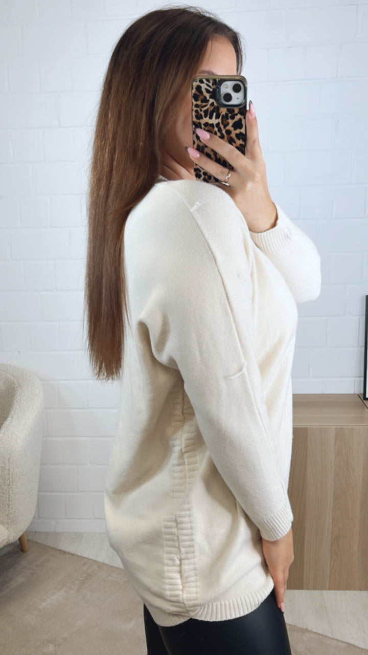 V-Ausschnitt, längerer Pullover mit Akzenten / creme Art. 13037