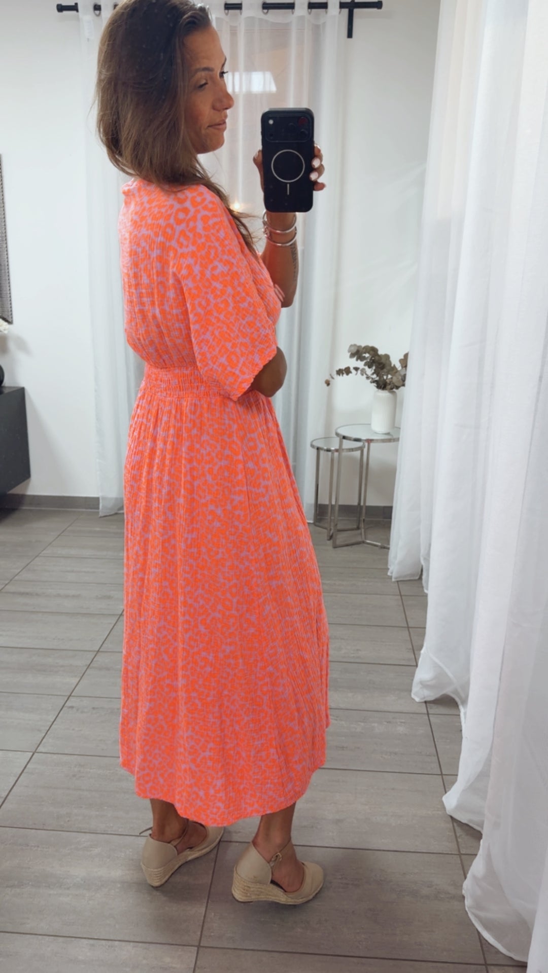LEO Musselin Midi Sommerkleid, geraffte Taille / rosa - orange Art. 15449