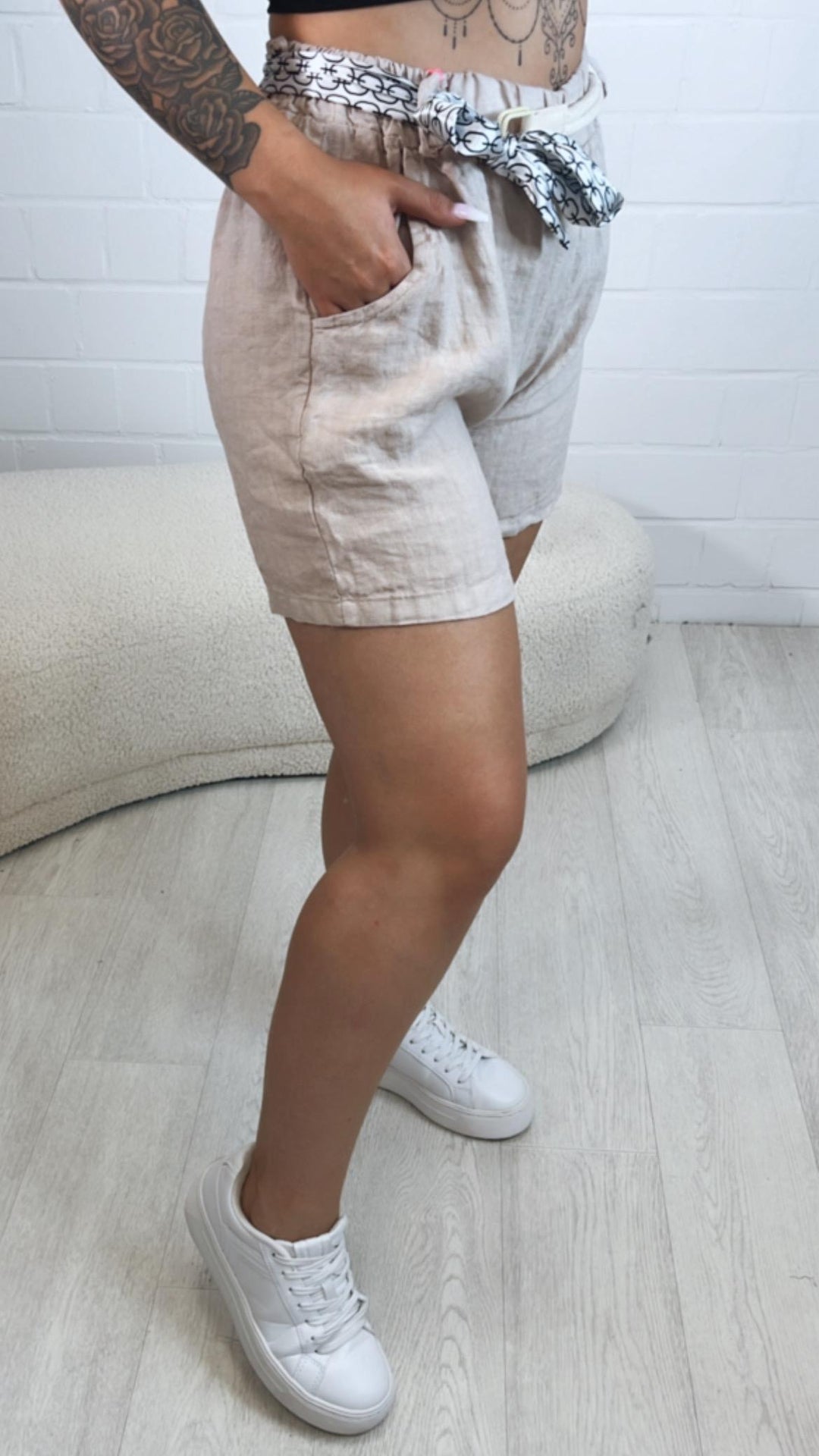 Leinen Shorts mit Gürtel / beige Art. 10448