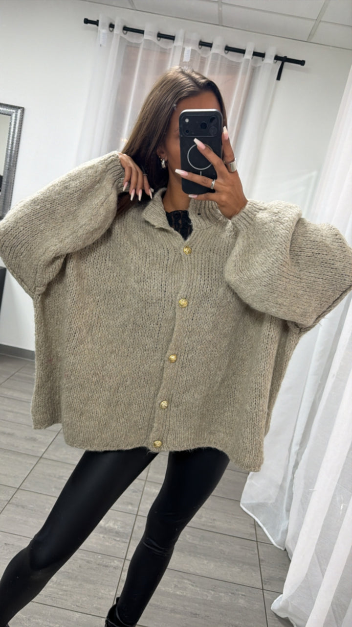 Kuschel Cardigan mit goldenen Knöpfen / beige Art. 5445