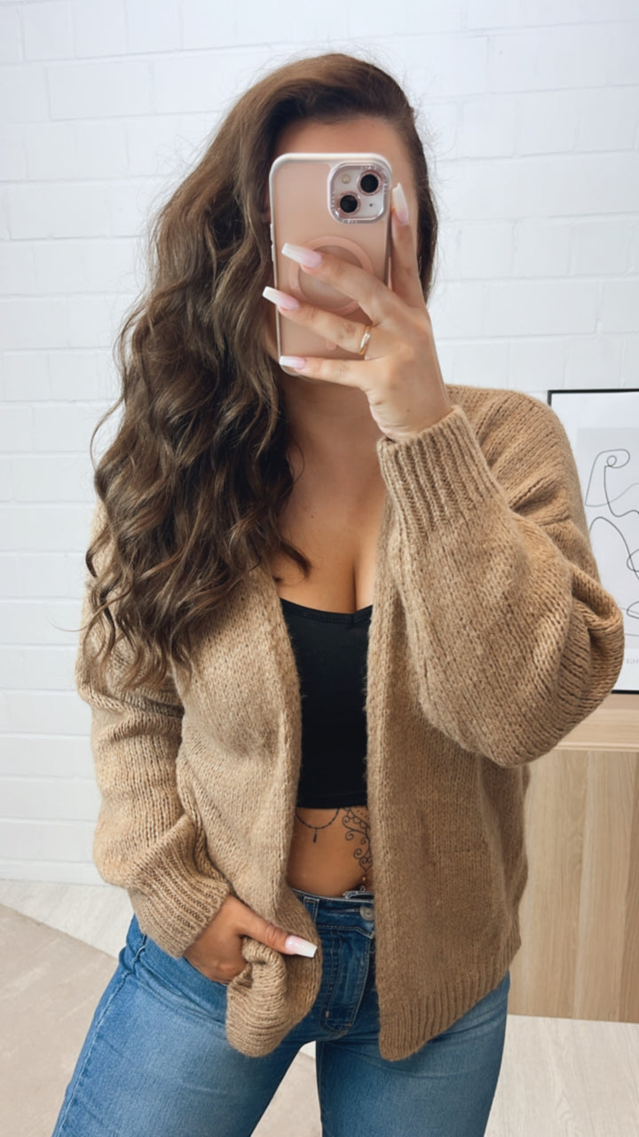 Offener, mittellang geschnittener Strick Cardigan / camel Art. 10678