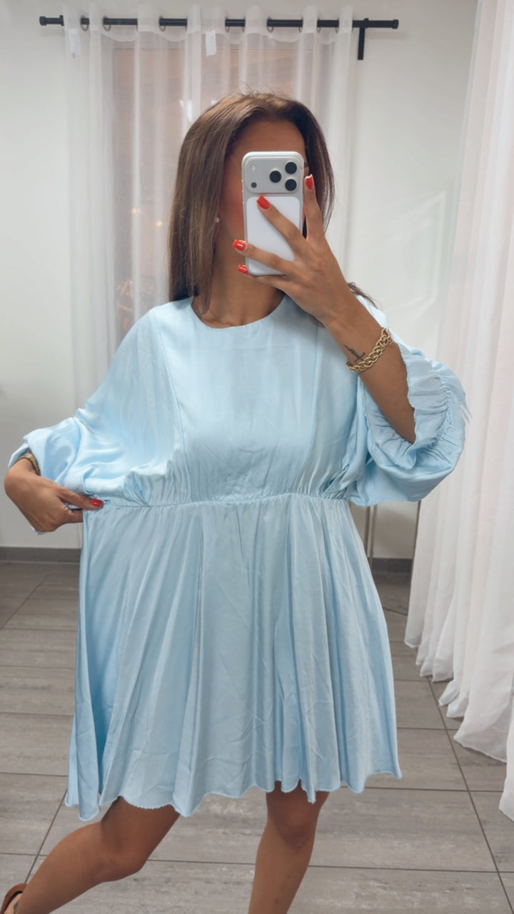 SATIN Optik Kleid mit Fledermausärmeln / hell blau Art. 15875