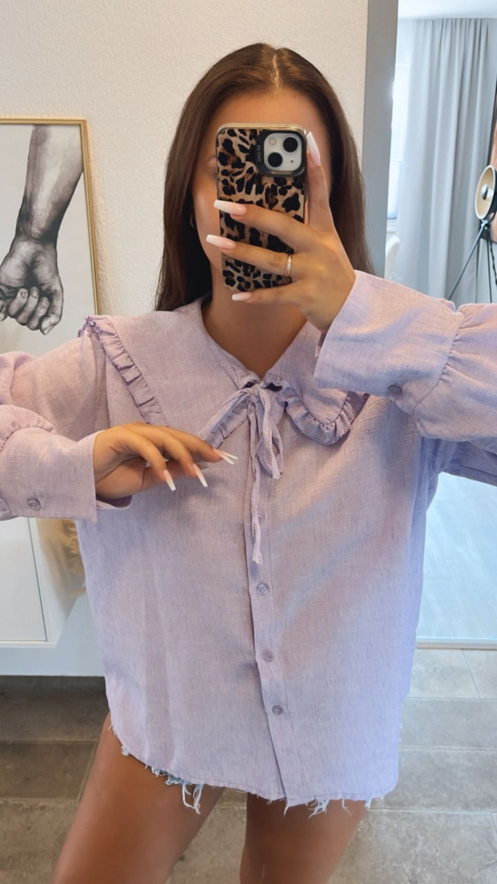 Bluse mit Volant besetztem Kragen / lila - flieder Art. 10142