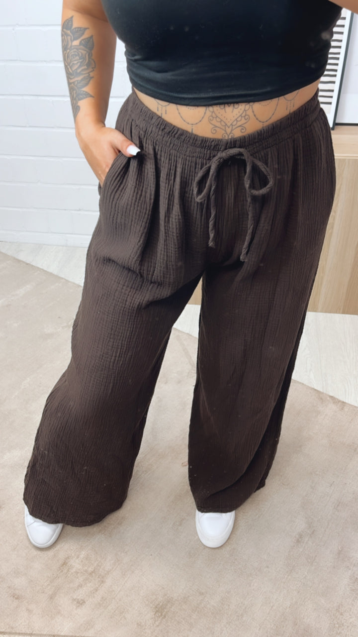 lockere, lange Musselin Hose / dunkel braun Art. 10655