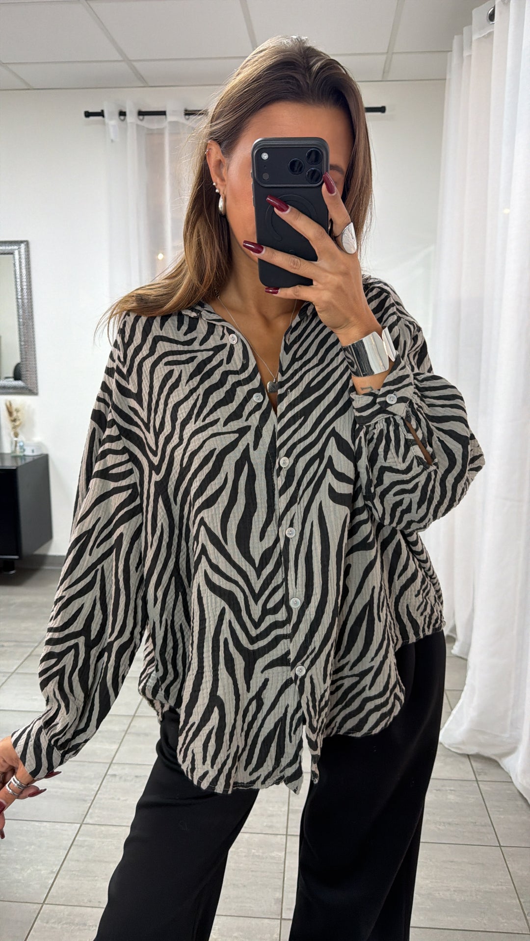 ZEBRA KURZE Oversize Musselin Bluse / grau - schwarz Art. 16462