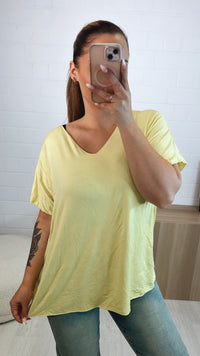 T-shirt Oberteil mit V-Ausschnitt / soft gelb Art. 9781