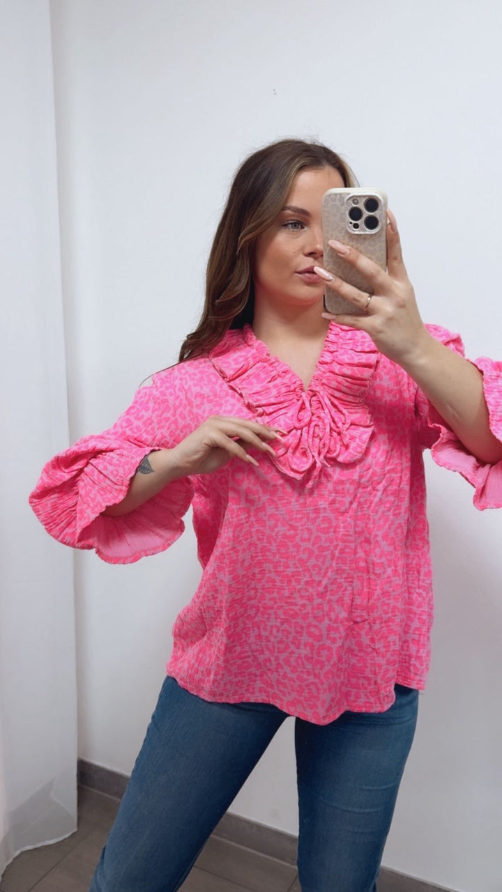 LEO Musselin Bluse mit Volant Ausschnitt / soft pink - neon pink Art. 14730