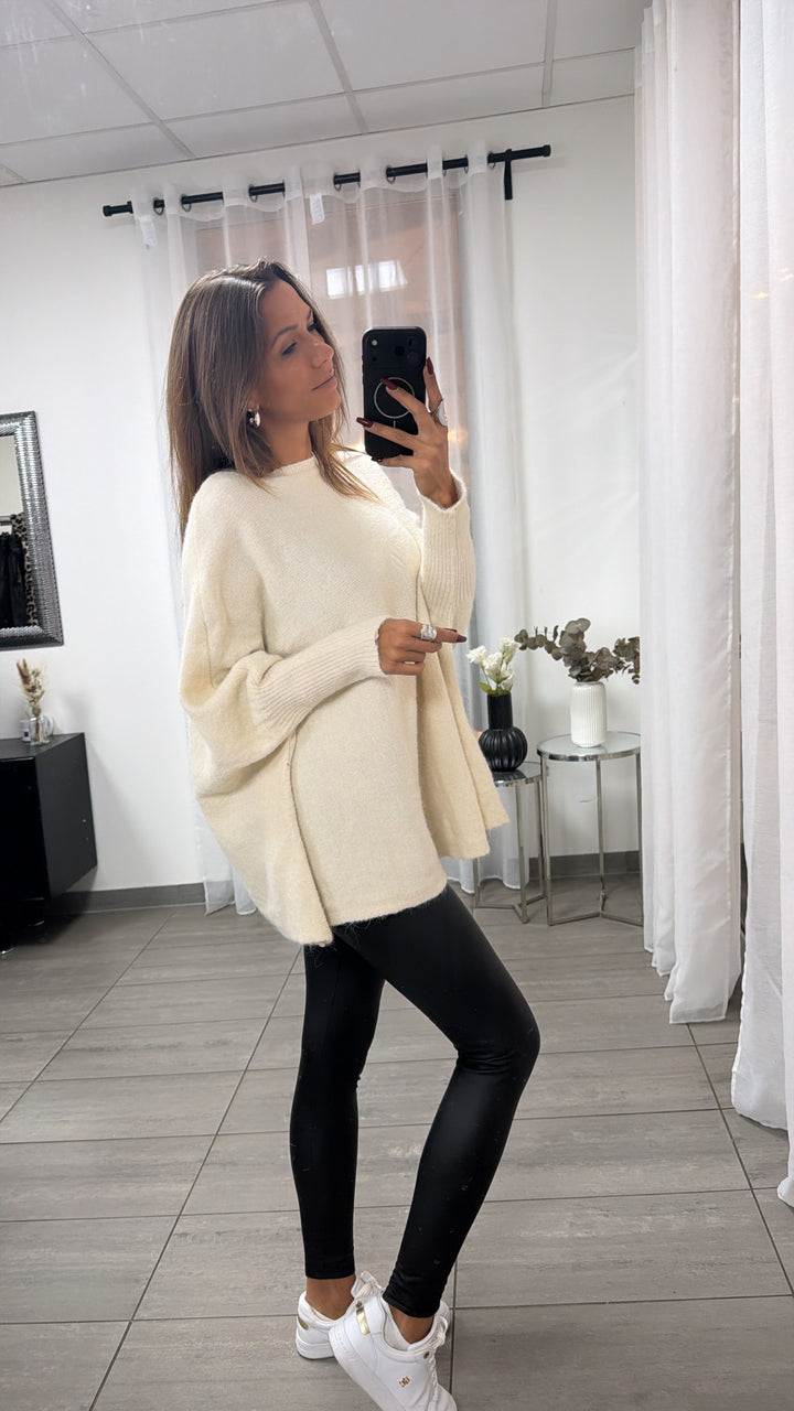 Cozy Oversize Pullover mit Fledermausärmeln / Creme Art. 16505