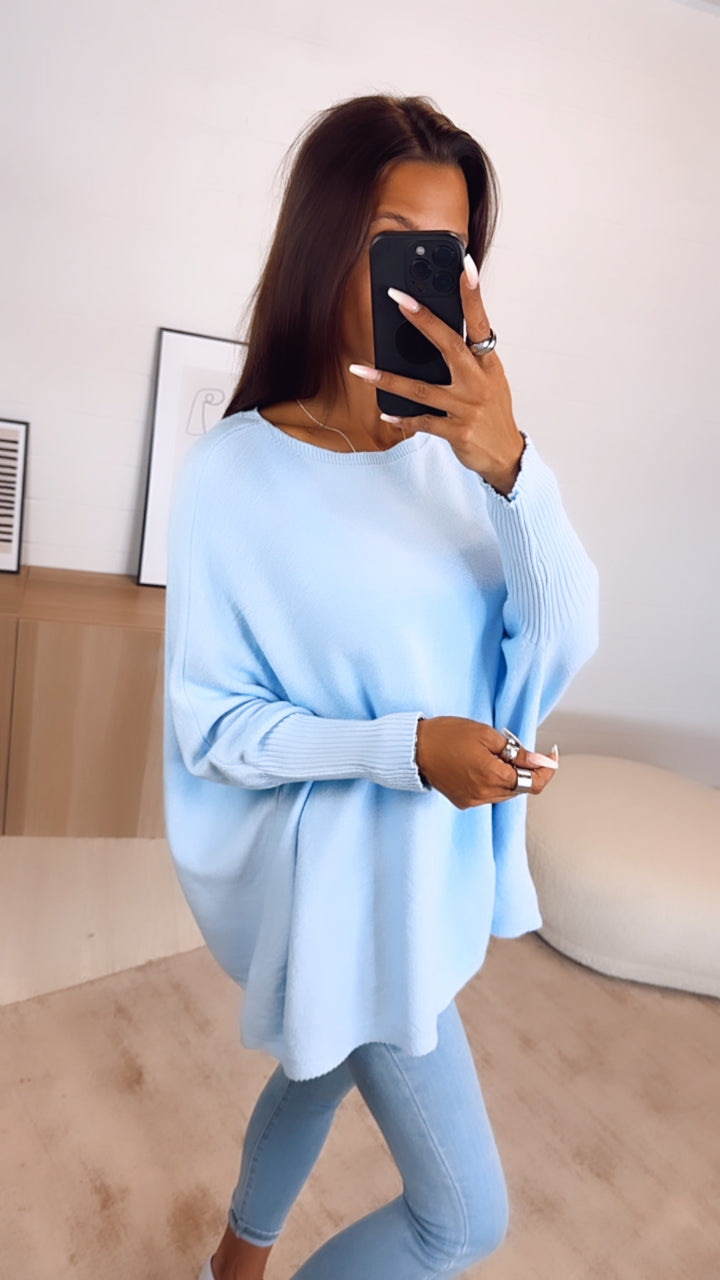 ultra weicher Pullover mit Fledermausärmeln / blau Art. 6376