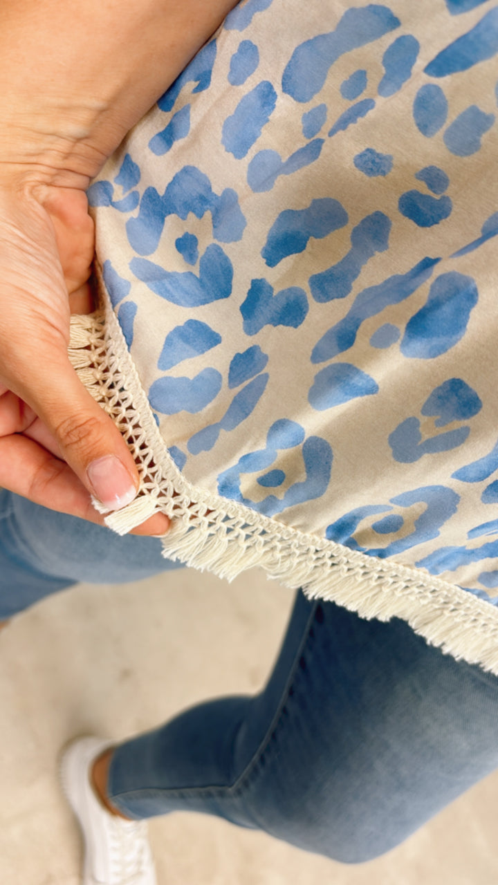LEO Top mit Fransen Saum / creme - weiss - hell blau Art. 11001