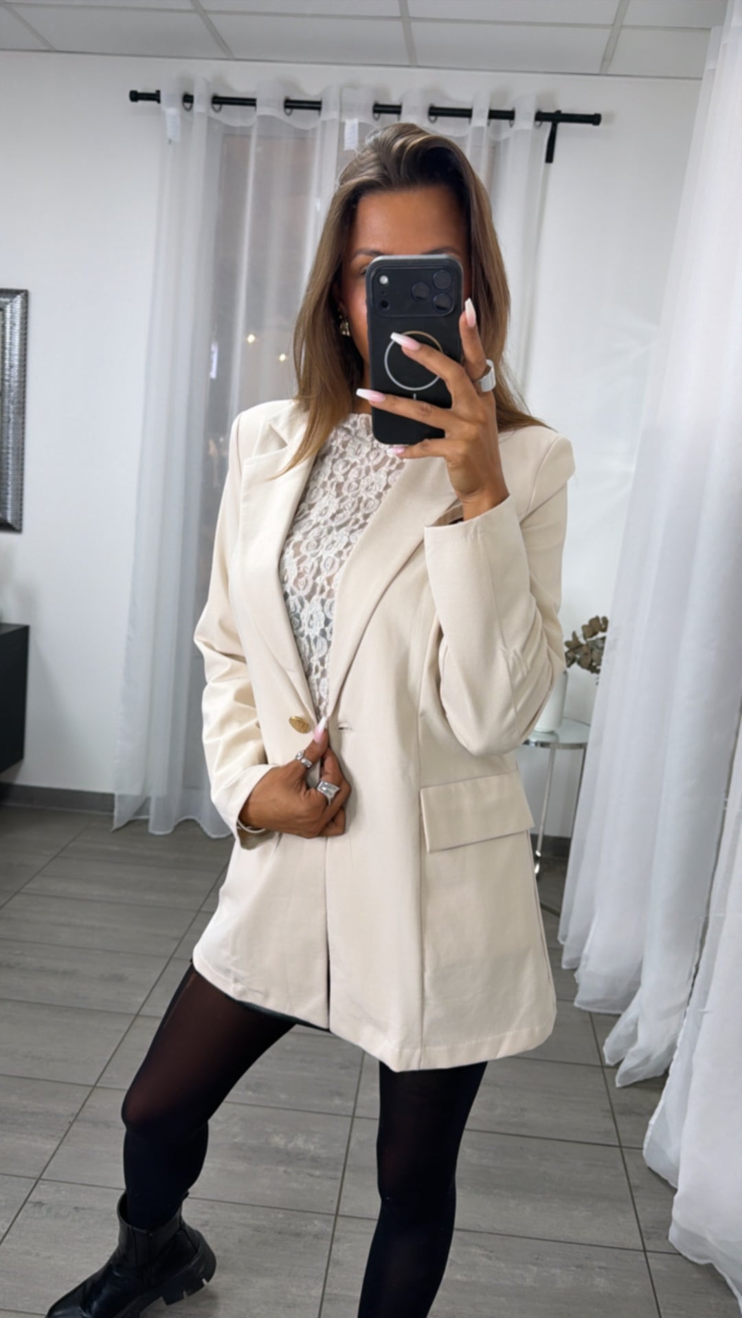Leichter Long Blazer mit Knopfdetail / beige Art.16300