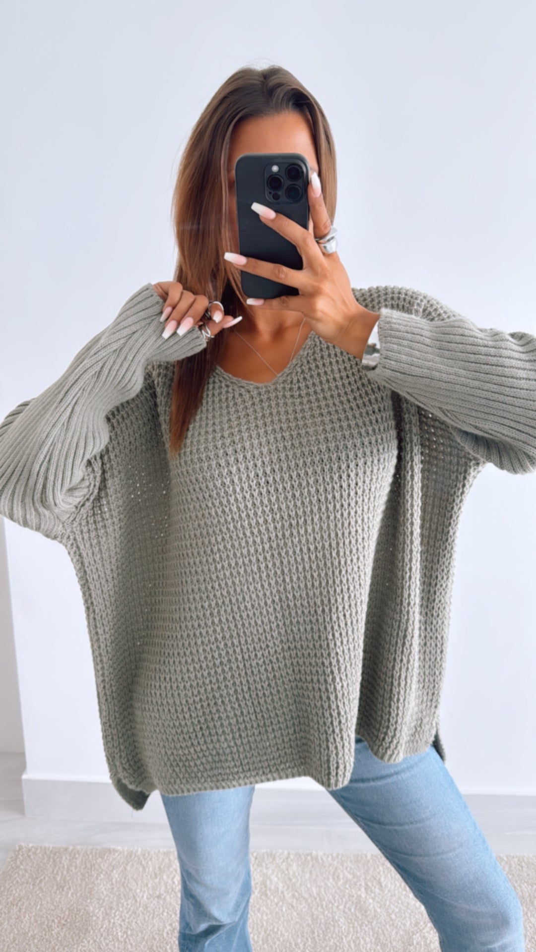 grober Strick Pullover, engere Ärmel, V-Ausschnitt / soft khaki Art. 11042