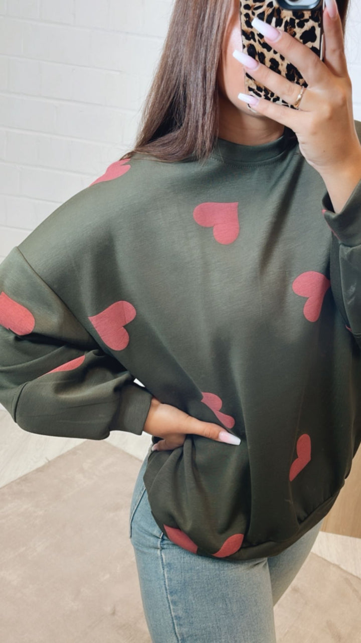 Sweater mit Herzen / khaki - beere Art. 10830