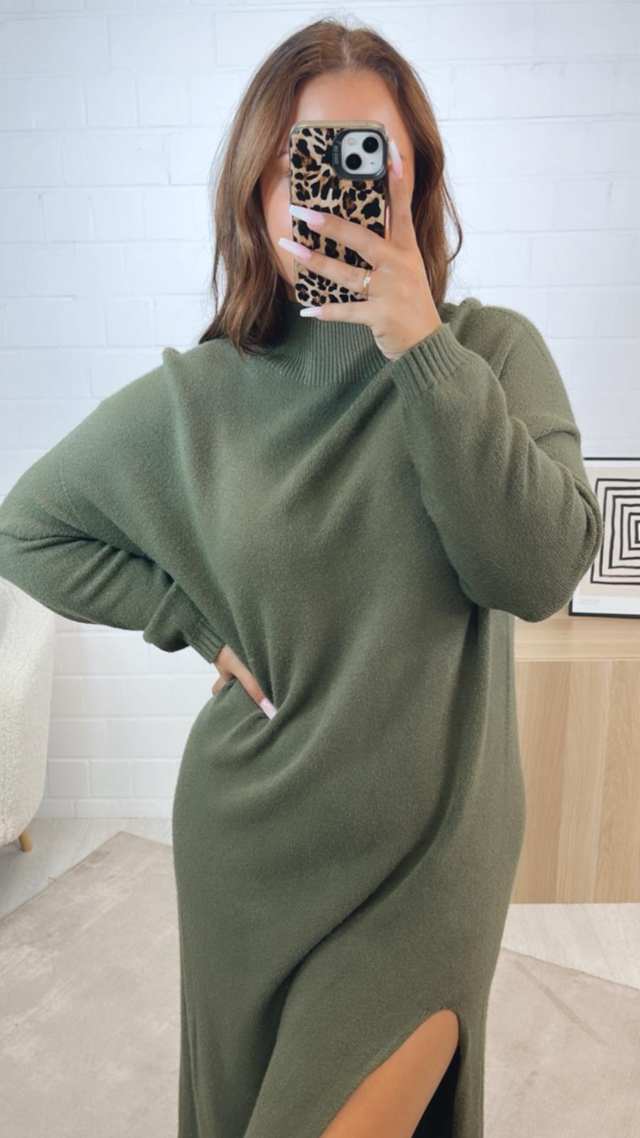 MAXI - feines Strickkleid mit leichtem Stehkragen und Schlitz / khaki Art. 12349