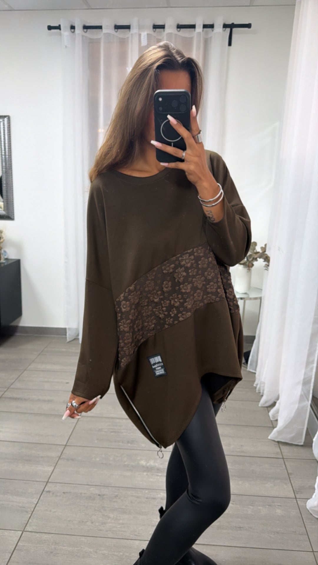 Long Pullover / Kleid mit Blumendetails / braun Art.16295