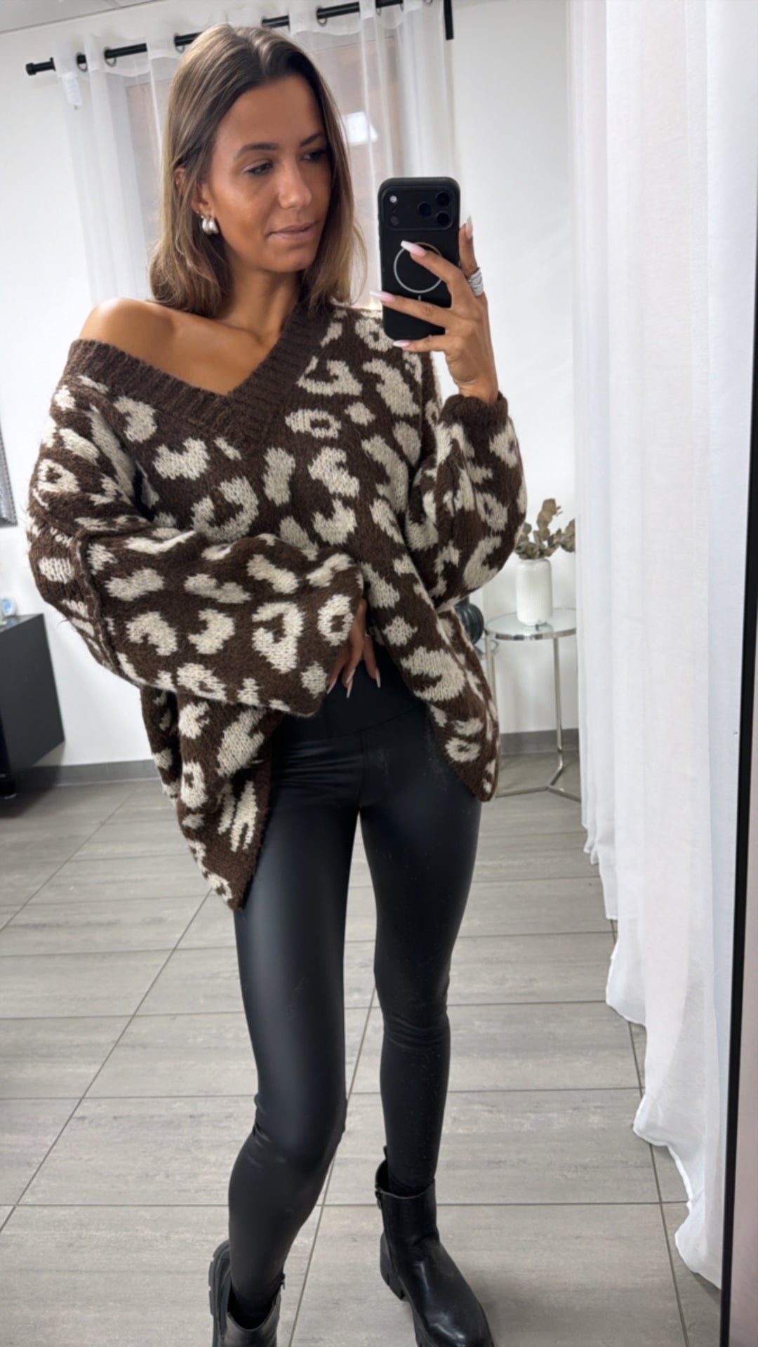 V-AUSSCHNITT LEO Oversize Kuschel - Pullover / Schoko braun - beige Art. 13063