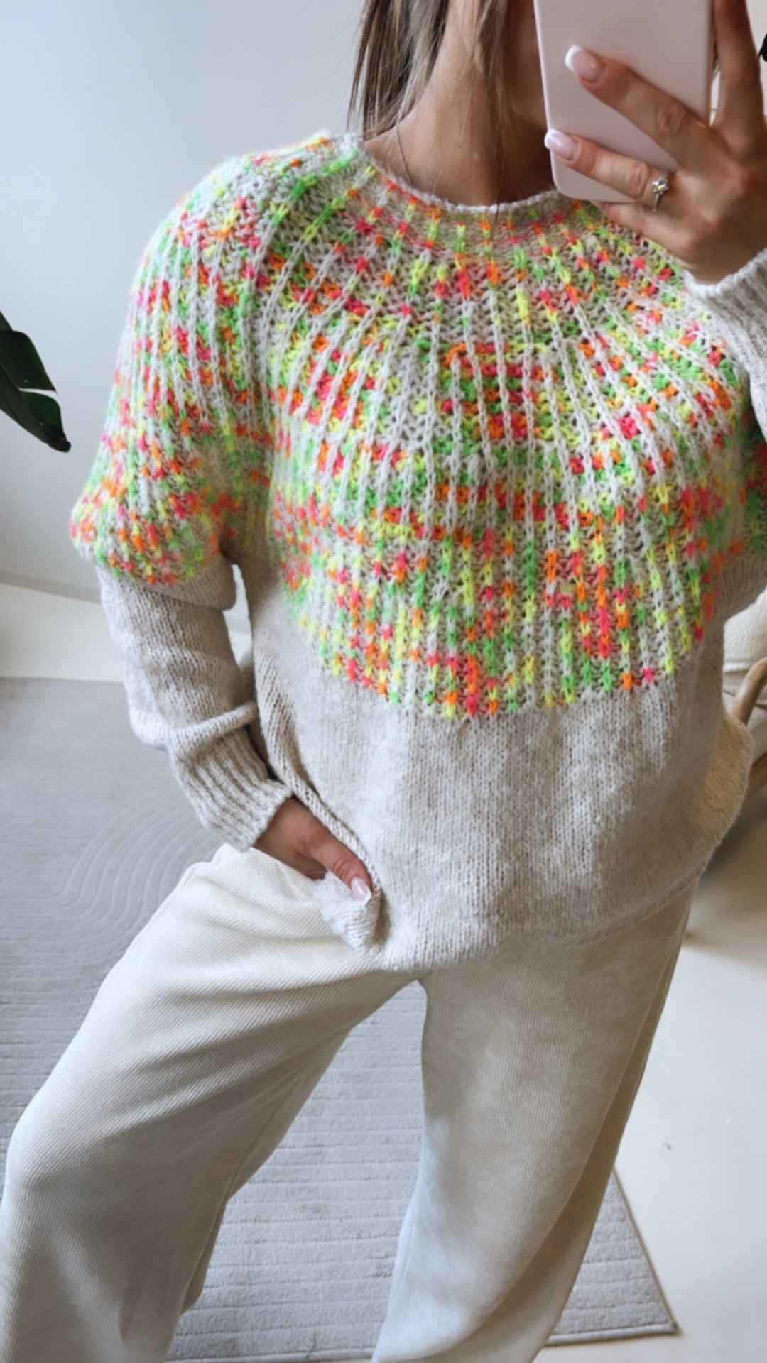 farbenfroher Strick Pullover - hochgeschlossen / beige - neon Art. 8823