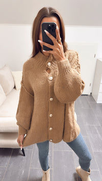 Kuschel Cardigan mit goldenen Knöpfen / camel Art. 8538