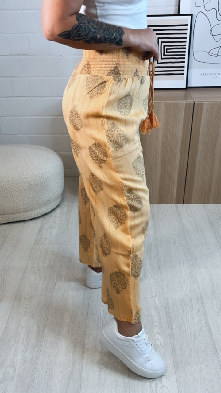 luftige Hose mit goldenen Akzenten / soft peach Art. 9577