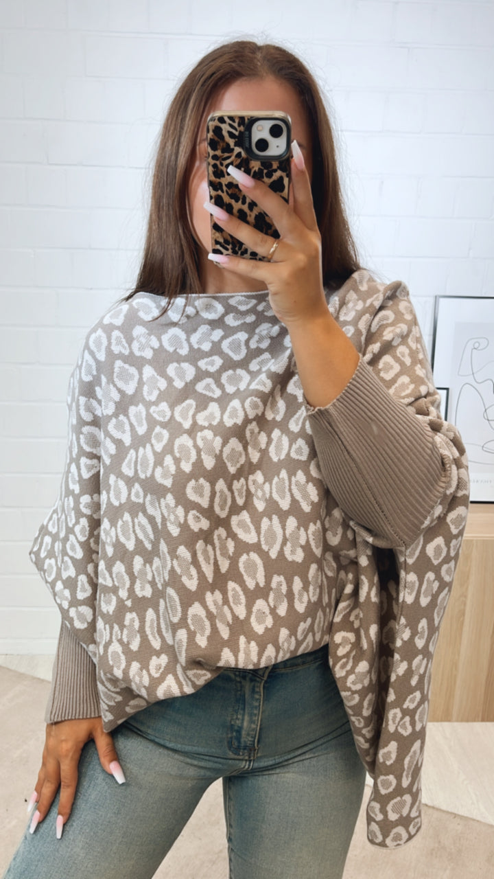 LEO ultra weicher Pullover mit Fledermausärmeln / light taupe - weiss Art. 11169