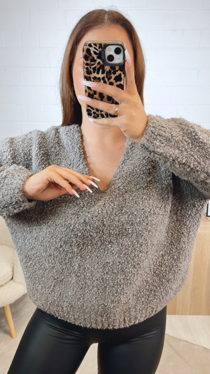 TEDDY kürzerer Pullover mit V-Ausschnitt / braun meliert Art. 12444