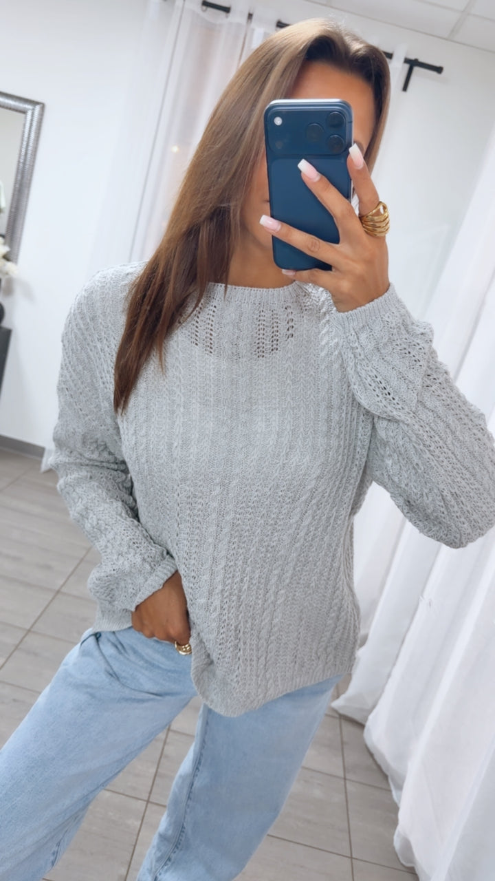 leichter Strick Pullover mit Zopfmuster / hell grau Art. 14944