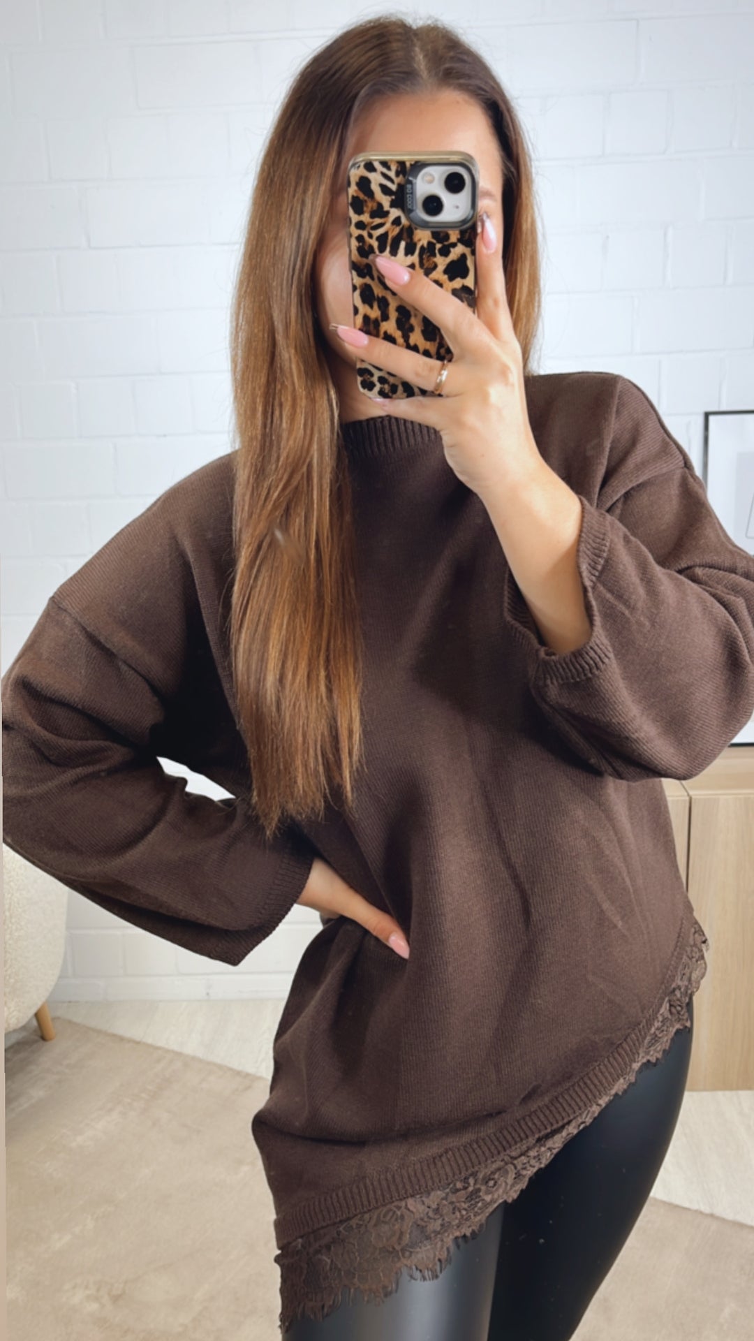 SPITZE asymmetrischer Pullover / dunkel braun Art. 12966