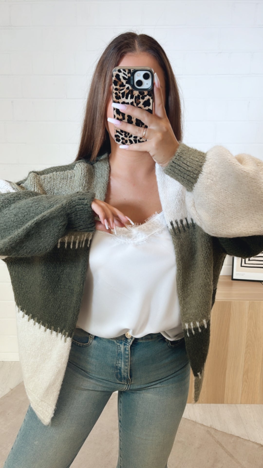 kurzer, mehrfarbiger Strick Cardigan / khaki - creme - grün Art. 11205