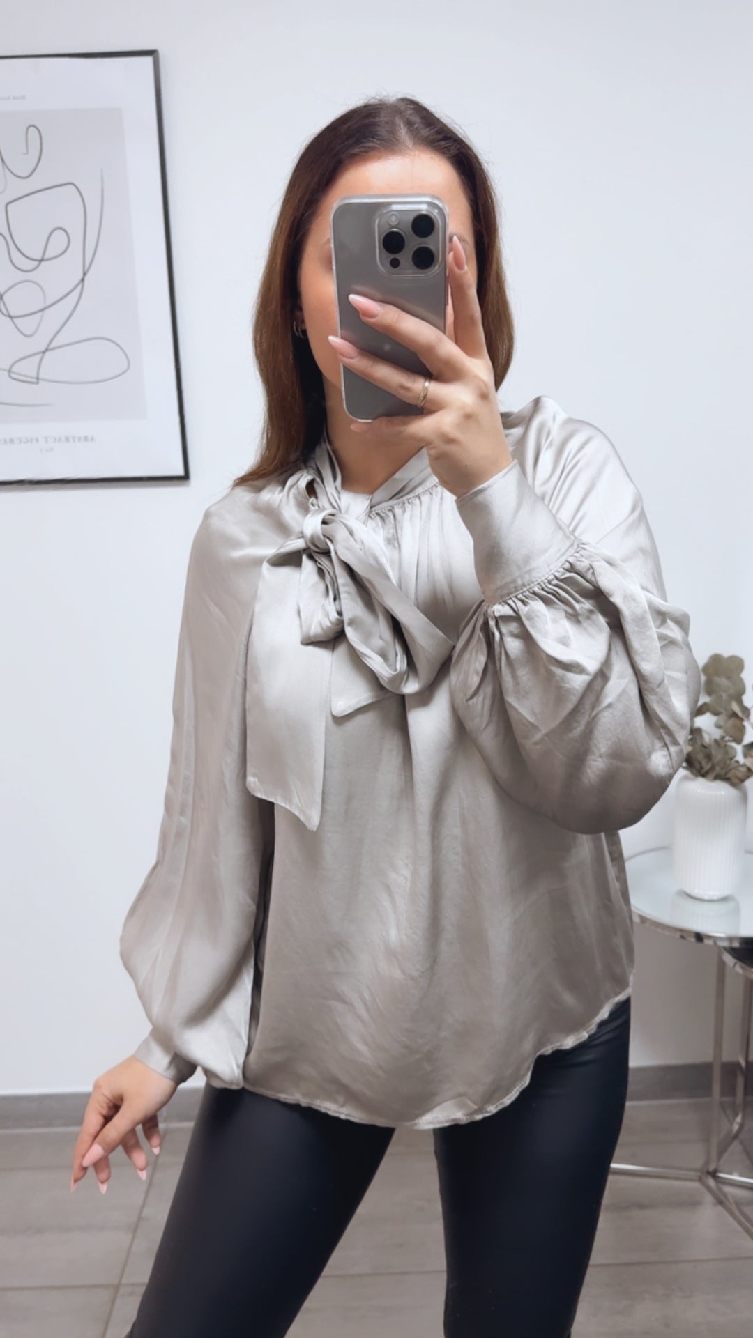 SEIDE MIX Bluse mit seitlicher Schleife / beige grau Art. 13219