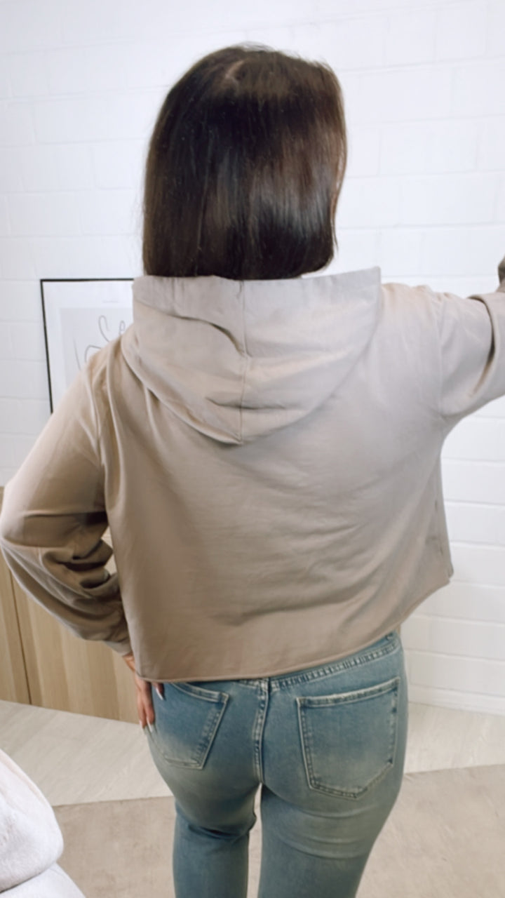 Crop Sweater mit Kapuze, Kängurutasche / taupe Art. 11011