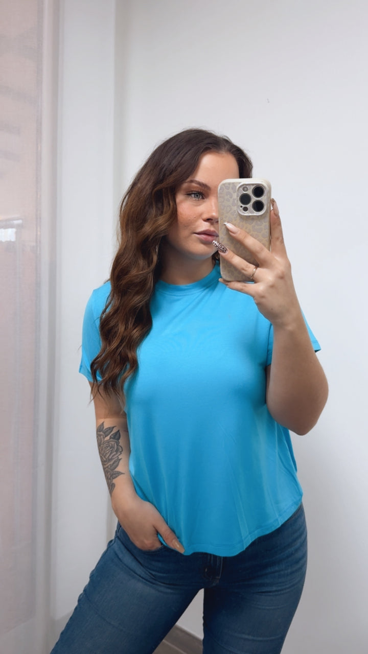 Basic T-shirt, Rundausschnitt / intensives aqua blau Art. 14411