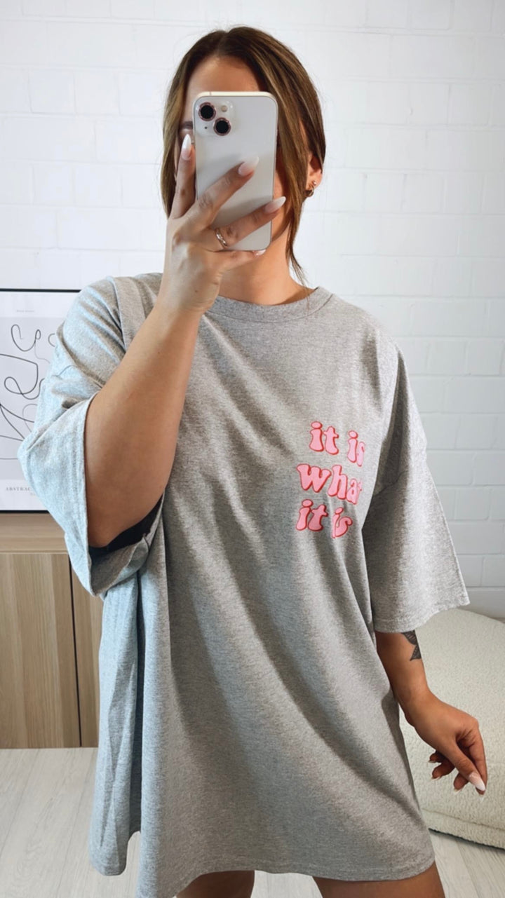 long T-shirt / Kleid " what it is " / hell grau meliert Art. 9722