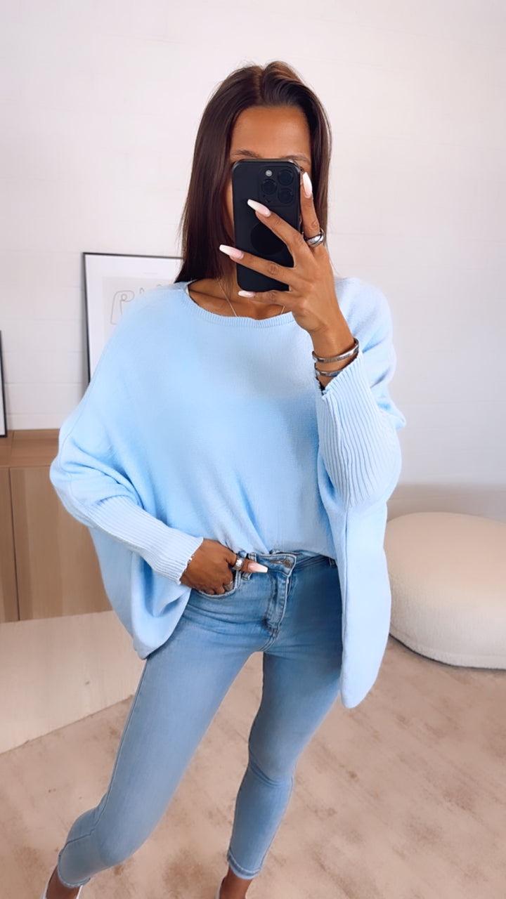 ultra weicher Pullover mit Fledermausärmeln / blau Art. 6376