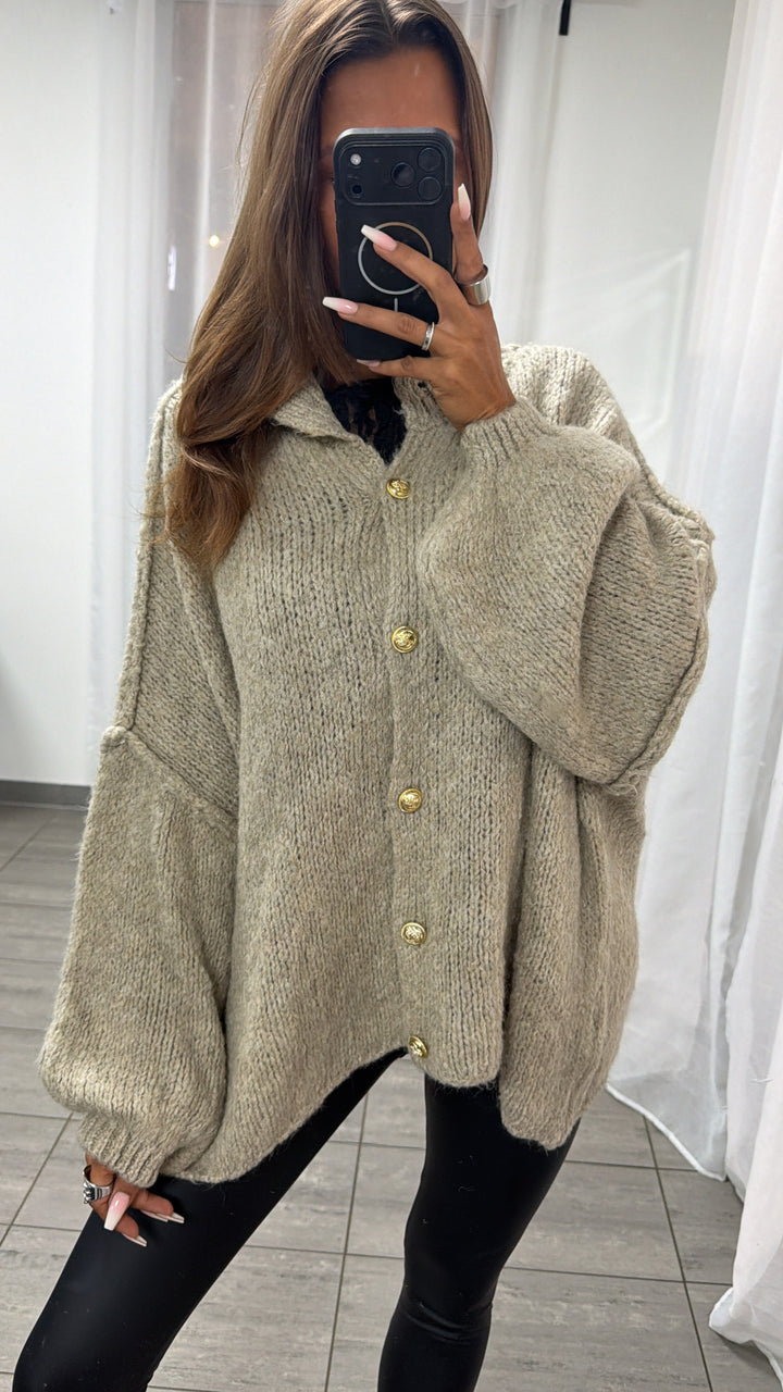 Kuschel Cardigan mit goldenen Knöpfen / beige Art. 5445