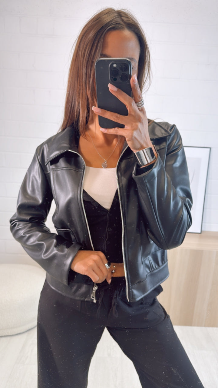Lederlook Jacke mit Reißverschluss / schwarz Art. 9601